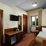 Mercure Magyar Kiraly 4*