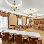 Mercure Magyar Kiraly מלון