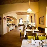 Mercure Magyar Kiraly 4*