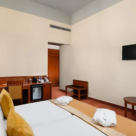 Mercure Magyar Kiraly Hotel 4*