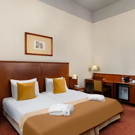 Mercure Magyar Kiraly Hotel 4*