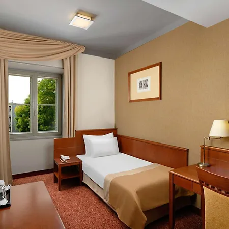 Mercure Magyar Kiraly 4*