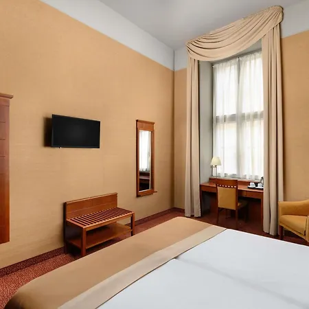 فندق Mercure Magyar Kiraly 4*