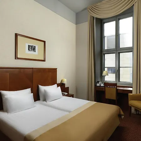 Mercure Magyar Kiraly ホテル 4*