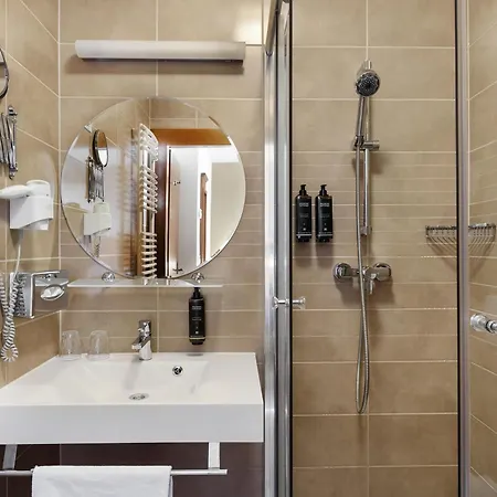 Mercure Magyar Kiraly 4*