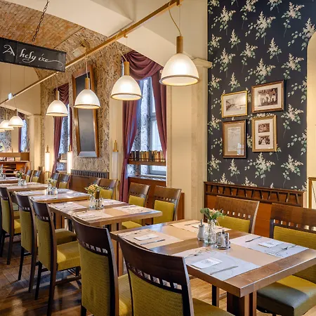 ホテル Mercure Magyar Kiraly 4*