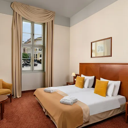 Mercure Magyar Kiraly 4*