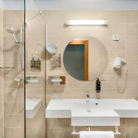 Mercure Magyar Kiraly セーケシュフェヘールヴァール