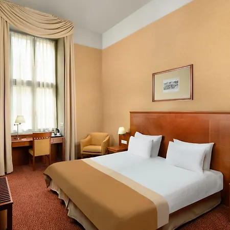 Отель Mercure Magyar Kiraly 4*