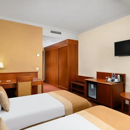 Mercure Magyar Kiraly セーケシュフェヘールヴァール