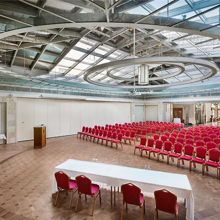 Mercure Magyar Kiraly ホテル 4*