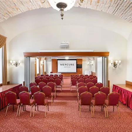 ホテル Mercure Magyar Kiraly セーケシュフェヘールヴァール