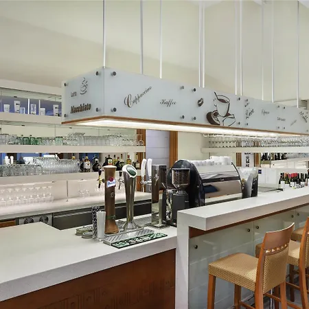 ホテル Mercure Magyar Kiraly