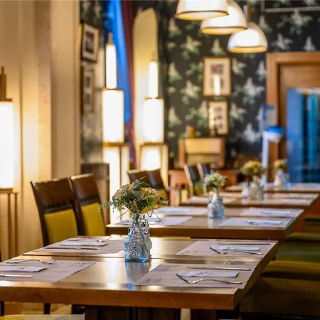 Mercure Magyar Kiraly 4* セーケシュフェヘールヴァール