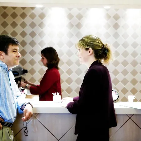 ホテル Mercure Magyar Kiraly 4*