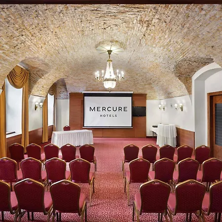 호텔 Mercure Magyar Kiraly 4*
