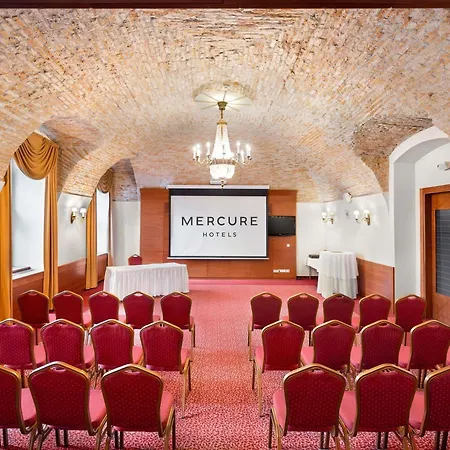 Mercure Magyar Kiraly 4* セーケシュフェヘールヴァール