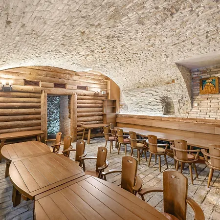 Mercure Magyar Kiraly 4*