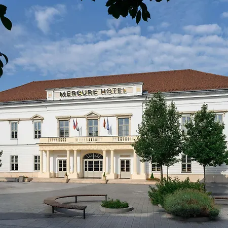 Mercure Magyar Kiraly ホテル セーケシュフェヘールヴァール