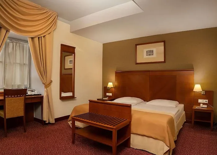 Ξενοδοχείο Mercure Magyar Kiraly 4*